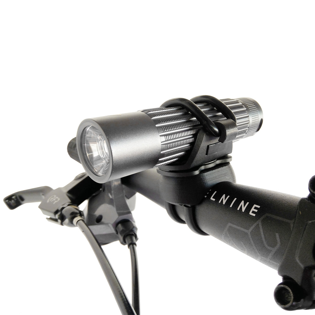 Fixation guidon vélo et VTT 31,8mm pour toutes les lampes Lupine FrontClick